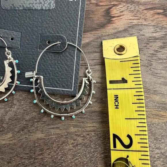 🍭6/$30
New Melrose and Market Silver Tone Turquoise Beaded Boho Hoop Earrings - Picture 3 of 4